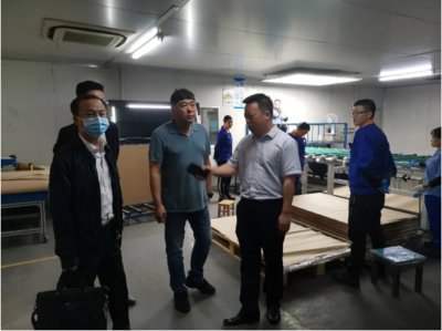 陪同政府園區赴特種玻璃深加工投資選址項目方對接考察,深度交流,為合作奠定堅實基礎